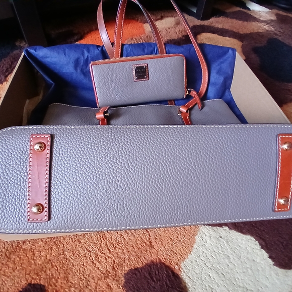 Dooney & Bourke Gray and Brown Women's Bag Set - Picture 10 of 16